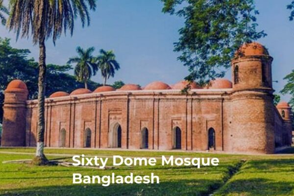 Sixty Dome Mosque is in Bangladesh